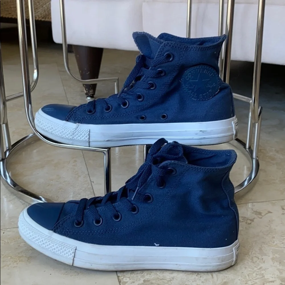 Limited Edition - Navy Blue Converse Chuck Taylor - Picture 2 of 7